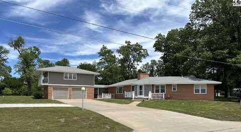 5600 N Plum St, Hutchinson, KS 67502