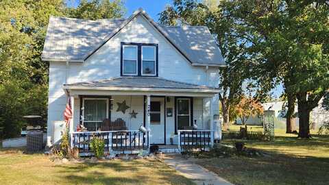 240 W Hubbard St, Carthage, SD 57323