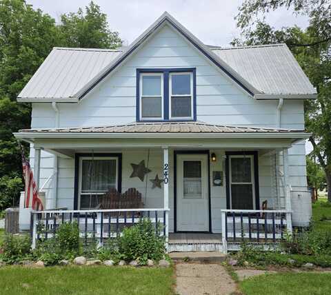 240 W Hubbard St, Carthage, SD 57323