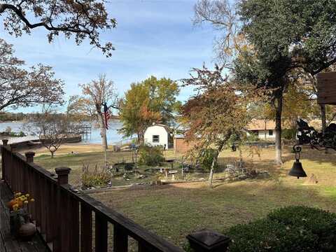 105 Still Harbor Cir, Tool, TX 75143