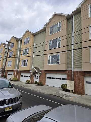 564 52ND ST, West New York, NJ 07093