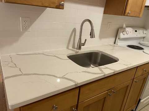 210 BERGENLINE AVE, Union City, NJ 07087