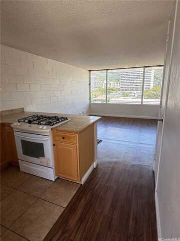 1403 Makiki Street, Honolulu, HI 96814