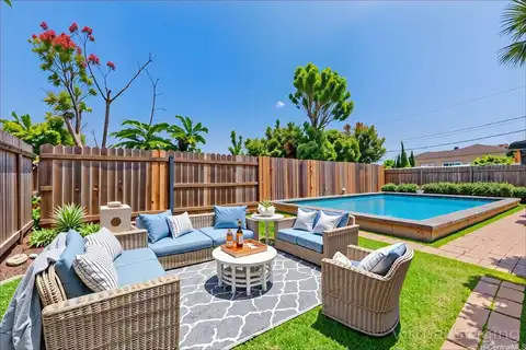 1182 Lauloa Street, Kailua, HI 96734