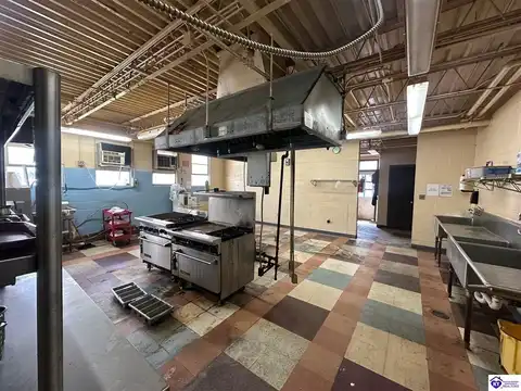 9050 New Jackson Highway, Magnolia, KY 42757