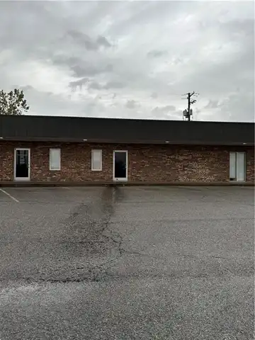 2809 N Broadway Street, Pittsburg, KS 66762