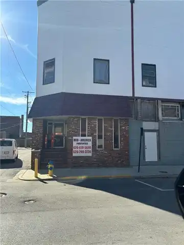 105 W 4th Street, Pittsburg, KS 66762