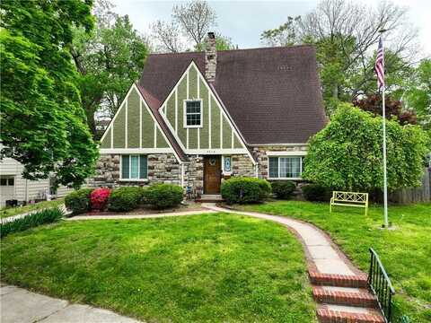 4419 Sunrise Drive, Kansas City, MO 64123