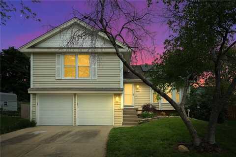 1712 NW 63rd Court, Kansas City, MO 64118