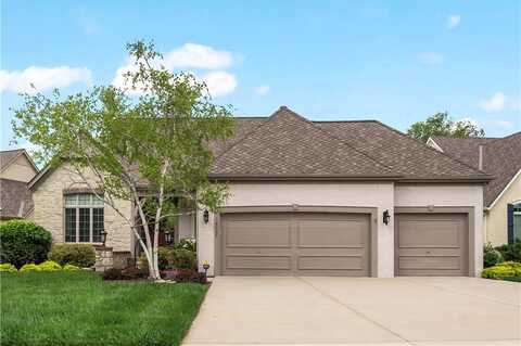 10927 S Cottage Lane, Olathe, KS 66061