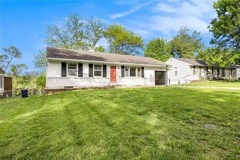 9110 Western Hills Road, Kansas City, MO 64114