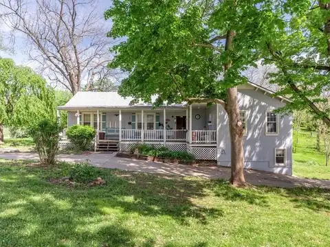 1002 E Cliff Street, Saint Joseph, MO 64504