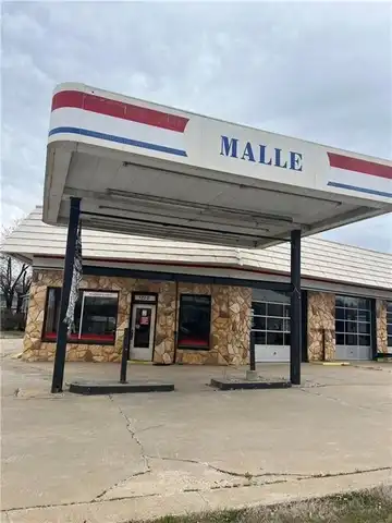 1220 S Broadway Street, Pittsburg, KS 66762