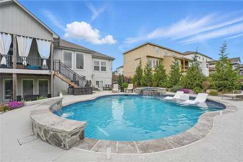 8213 NW 89th Street, Kansas City, MO 64153