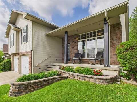 726 Shamrock Lane, Warrensburg, MO 64093