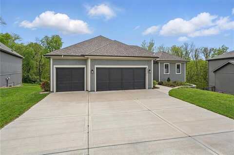 6395 Sioux Drive, Parkville, MO 64152