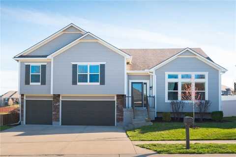 2200 NW Hedgewood Drive, Grain Valley, MO 64029