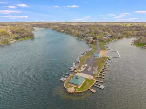 7804 NW Lynns Lane, Weatherby Lake, MO 64152
