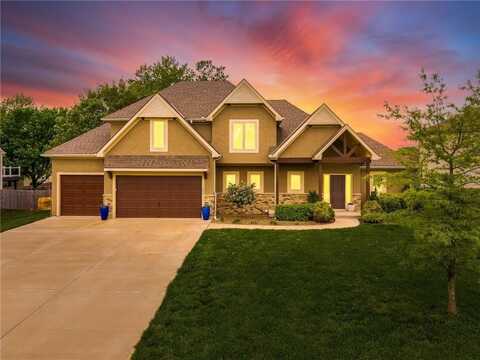 7804 NW Lynns Lane, Weatherby Lake, MO 64152