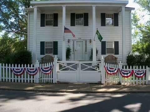 104 W COLLEGE ST, BRIDGEWATER, VA 22812