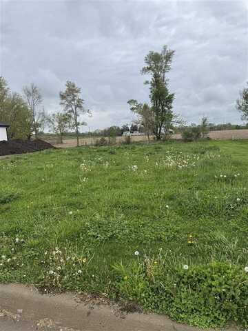 250 Knoll Ridge Dr., Hills, IA 52235