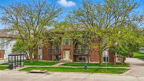 80 Westside Dr, IowaCity, IA 52246