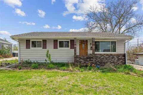 1719 Arizona Ave NE, CedarRapids, IA 52402