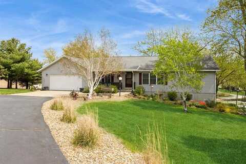 3334 NW Black Hawk Ave, Oxford, IA 52322