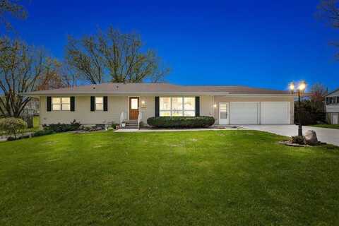 313 E 8th St, Tipton, IA 52772