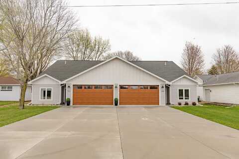 1018 Emerald Hills Drive, Arnolds Park, IA 51331