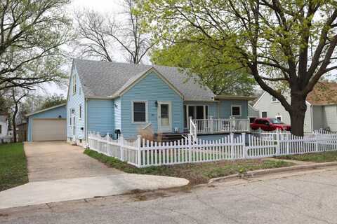 121 N 16th Street, Estherville, IA 51334