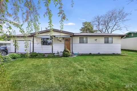 1055 Adell Ave S, Filer, ID 83328