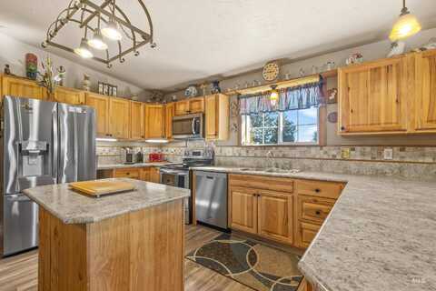 37405 Southwick Rd, Kendrick, ID 83537