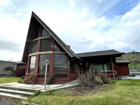 3010 Riverside Dr, Clarkston, WA 99403