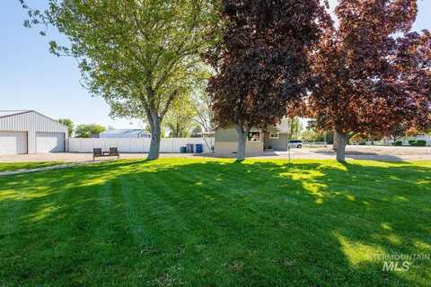 842 W Greenhurst Rd, Nampa, ID 83686