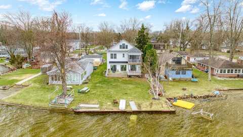780 Beach Drive, Brooklyn, MI 49230