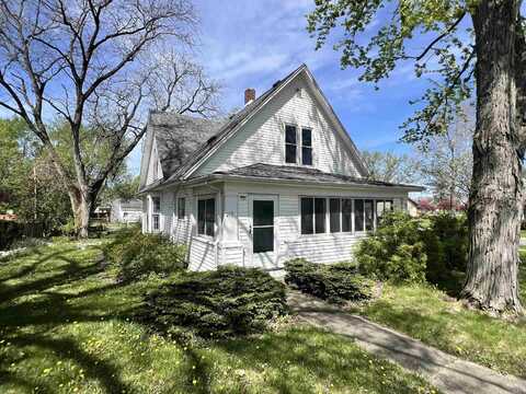 213 N Madison St, Columbia City, IN 46725