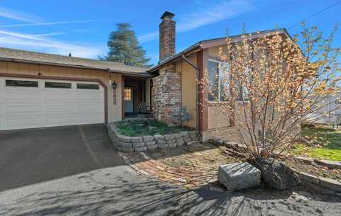 5926 Shasta Way, Klamath Falls, OR 97603
