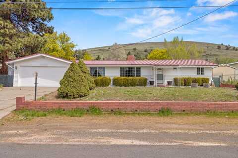 1827 Carlson Drive, Klamath Falls, OR 97603