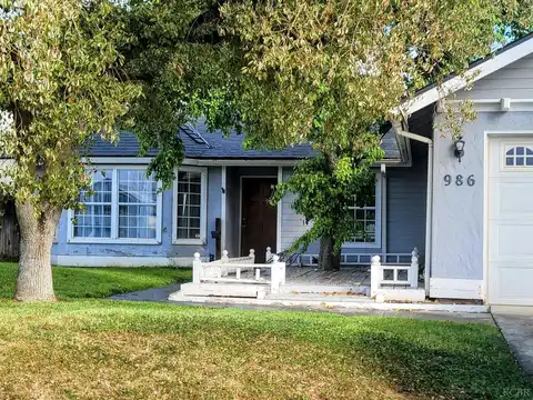 986 Lakewood Drive, Hanford, CA 93230