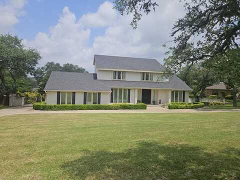 108 Englewood Circle, Kerrville, TX 78028