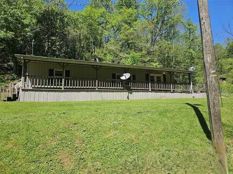 10 1/2 HERMAN Drive, Point Pleasant, WV 25550