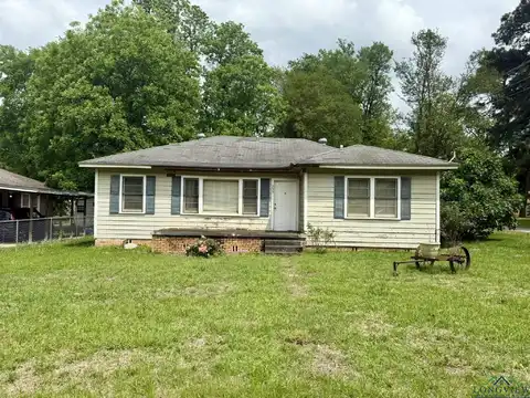 233 S Chalk Street, Joaquin, TX 75954