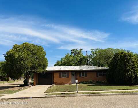 1301 6th Street, Shallowater, TX 79363
