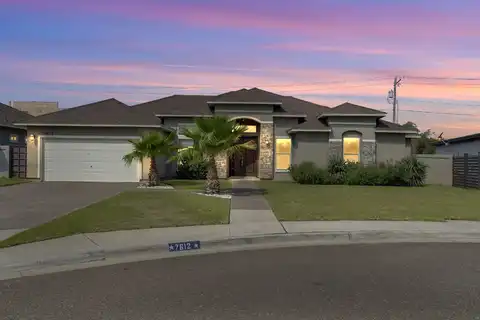 7612 Patricia Highsmith Dr, Laredo, TX 78041