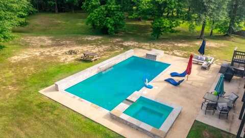 807 S Meadows Dr, Diboll, TX 75941