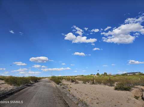 27 Tucson Avenue, Las Cruces, NM 88012