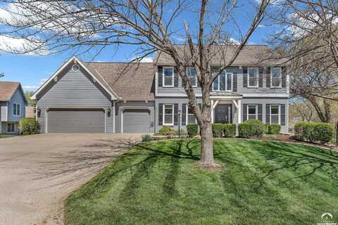 4620 Woodridge Drive, Lawrence, KS 66049