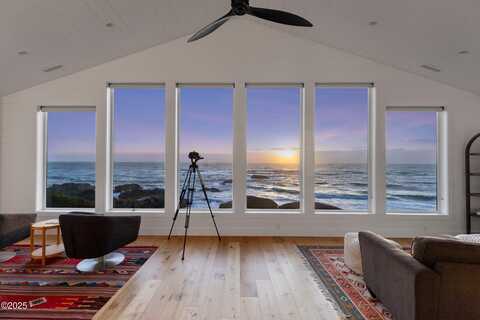 8466 NW Coast Road, Seal Rock, OR 97376