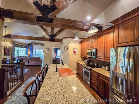 212 Weiskopf Way, Camdenton, MO 65020